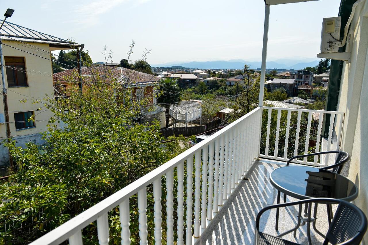 Family Нotel Banuri Κουτάισι Εξωτερικό φωτογραφία